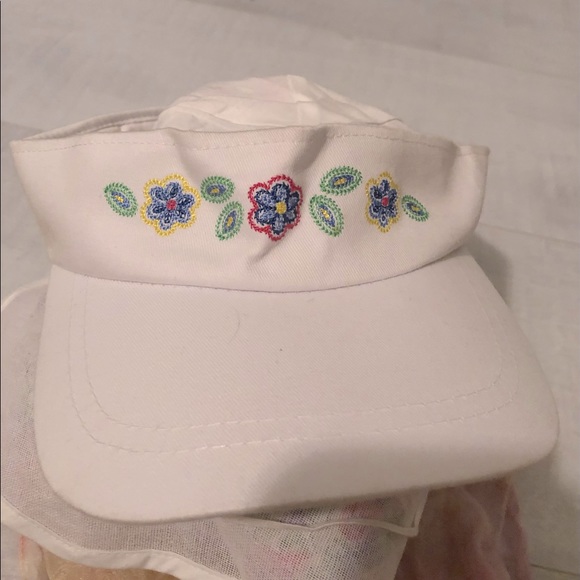Sun Visor - Embroidery Flowers Design With Adjustable Velcro Straps - Picture 1 of 4